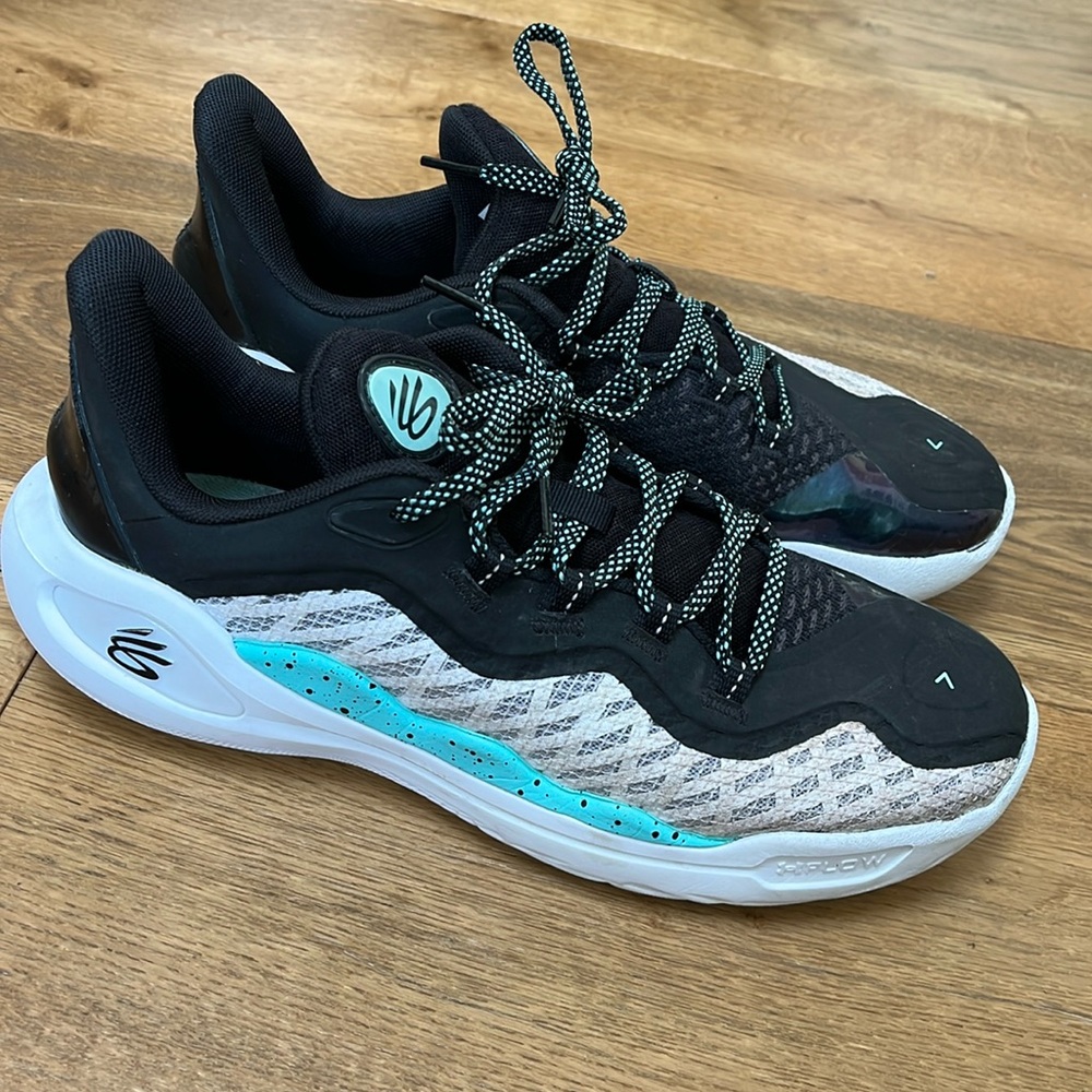 Mens under armour Curry basketball sneakers